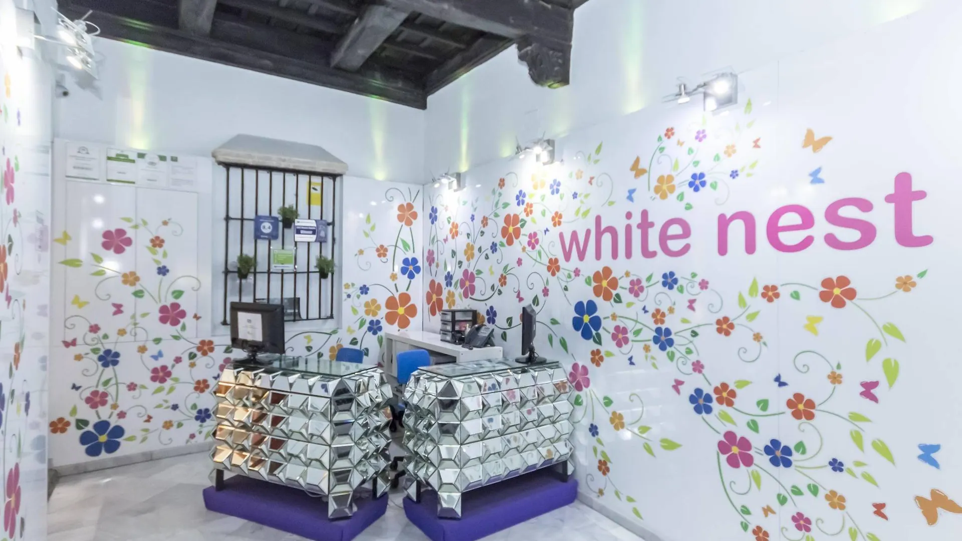 White Nest Hostel Granada