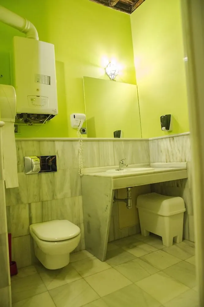 White Nest Hostel Granada