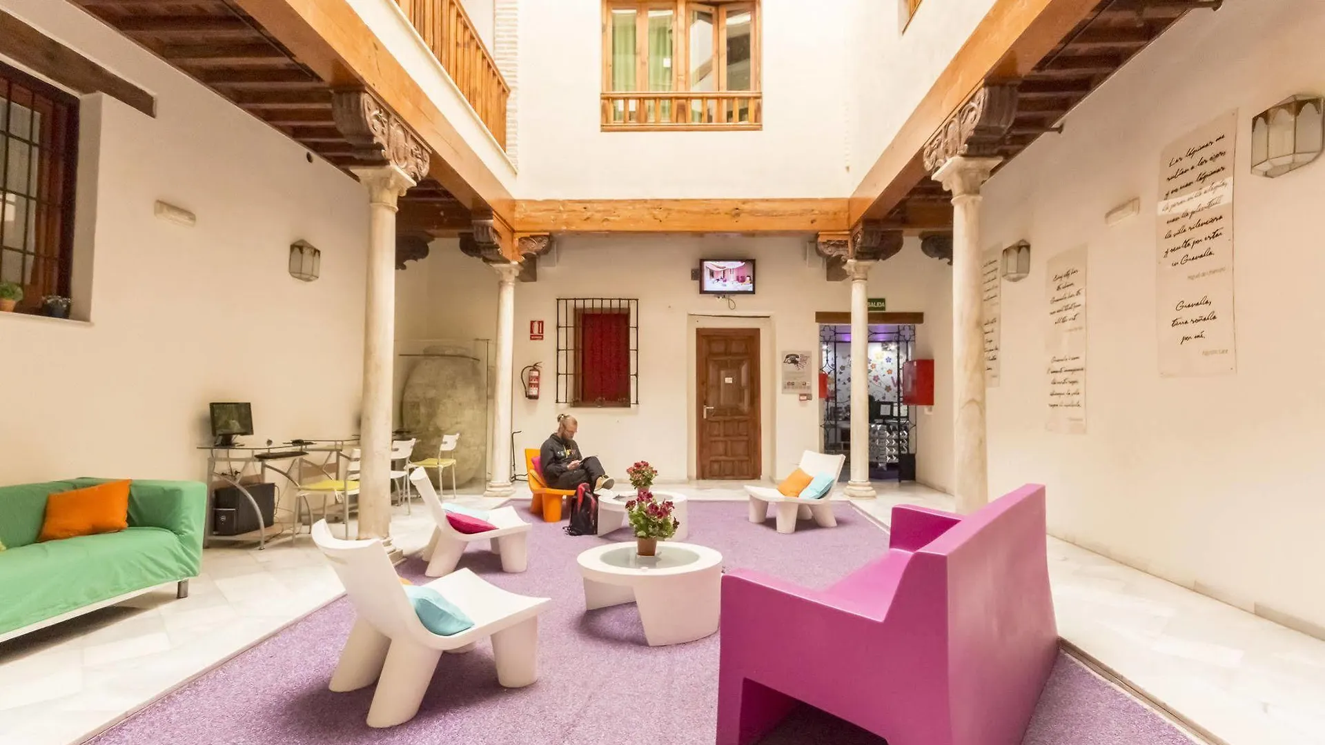 White Nest Hostel Granada 0*,