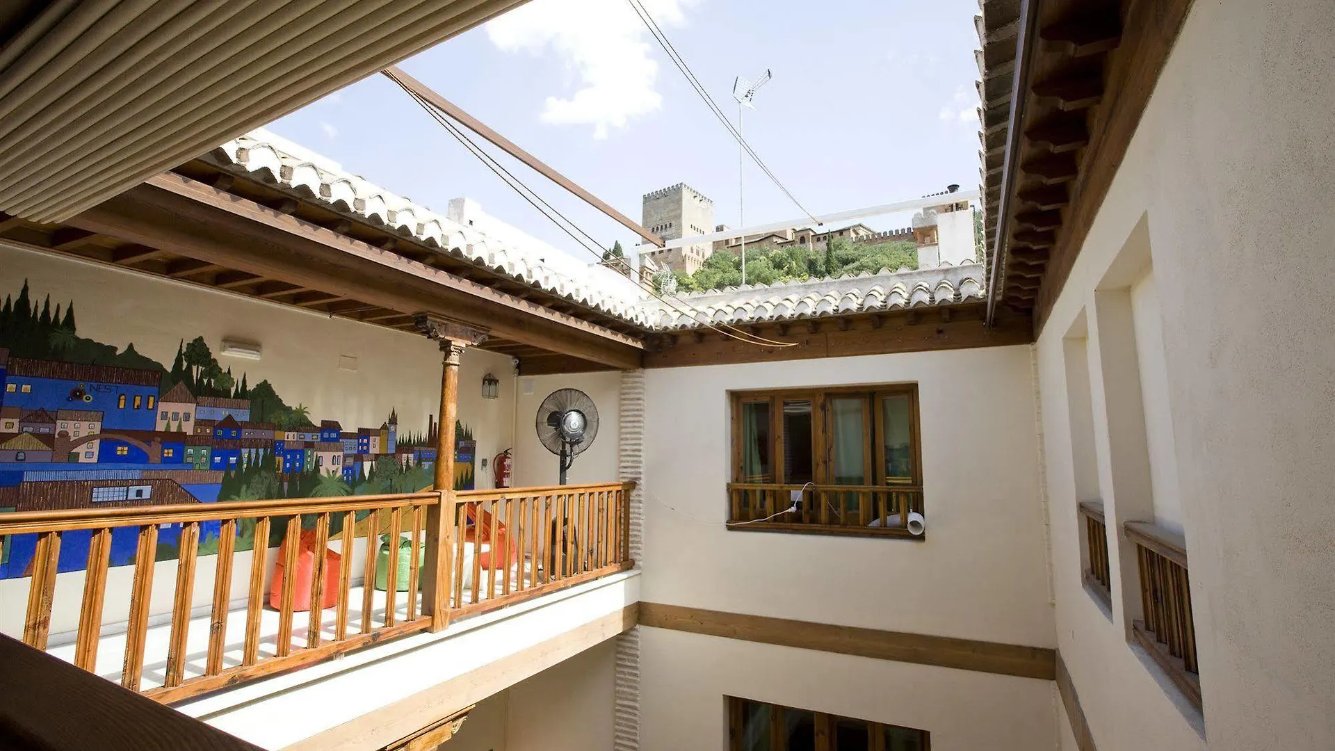 White Nest Hostel Granada