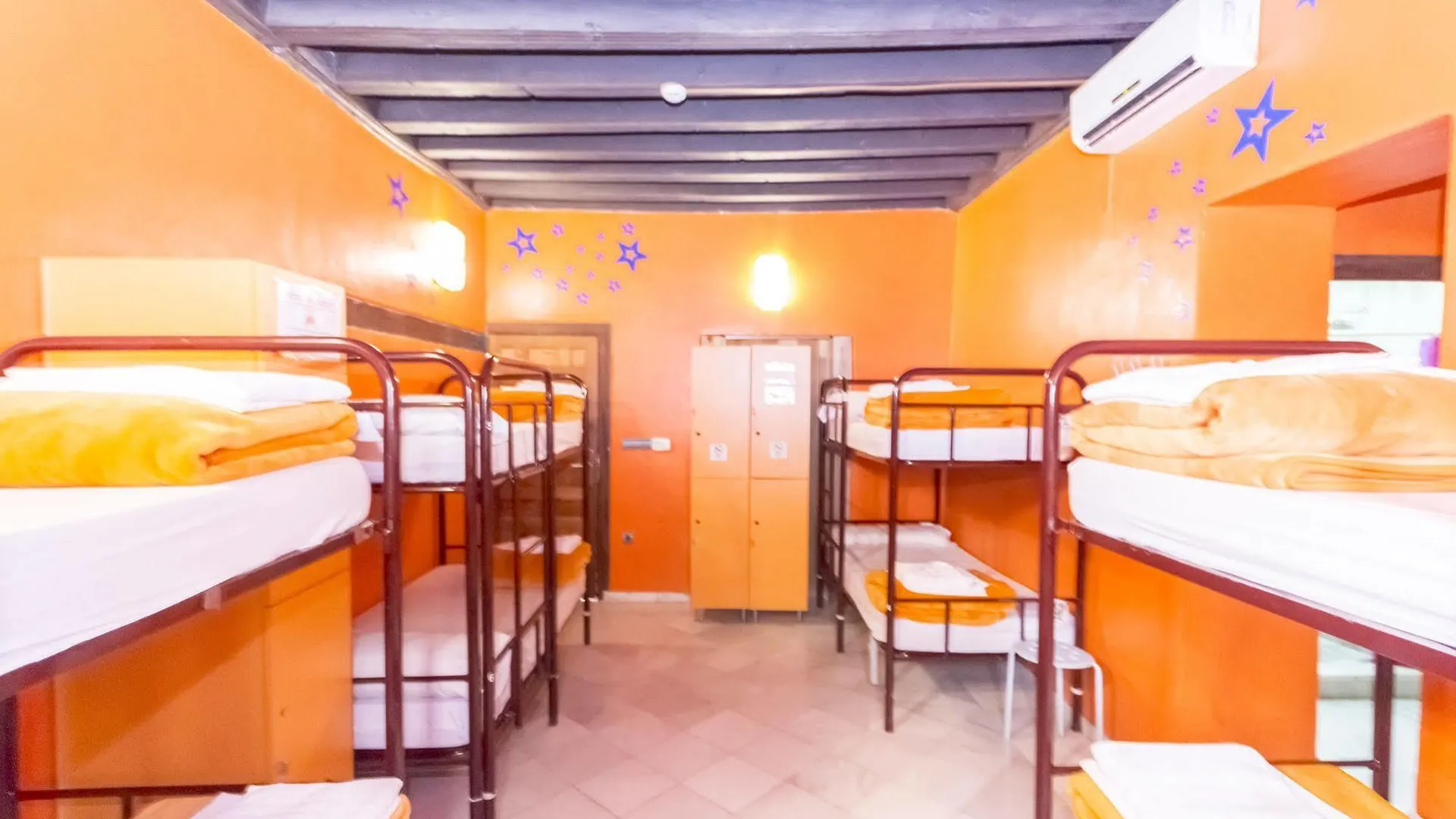 White Nest Hostel Granada
