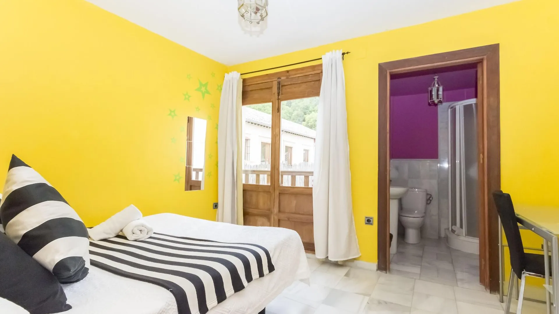 White Nest Hostel Granada