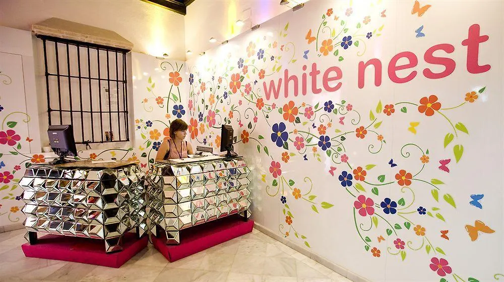 White Nest Hostel Granada